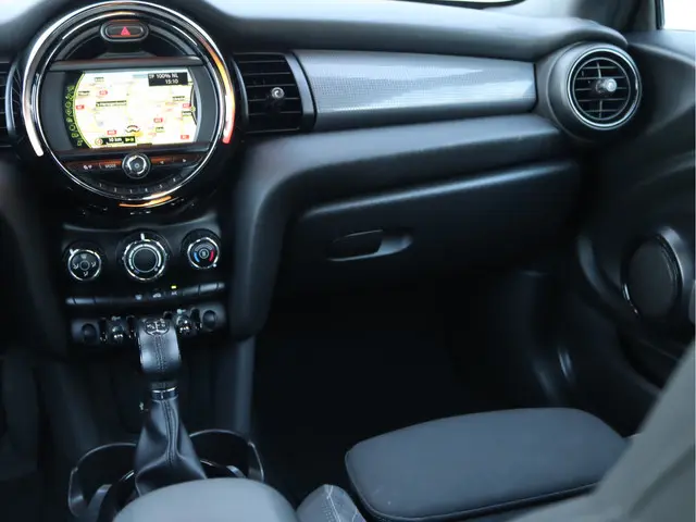 MINI Cooper 1.5 2018 Benzine 21