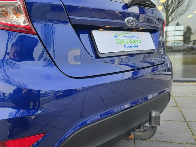 Ford Fiesta 1.25 | Trekhaak| Airco | 2015 Benzine 12