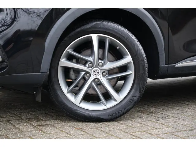 MG EHS 1.5 TGDI Luxury 2022 Hybride Benzine 6