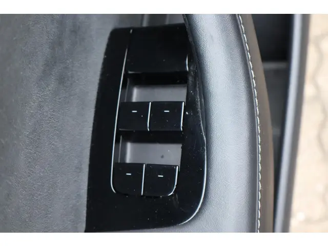 Tesla Model 3 Standard RWD Plus 60 kWh 2020 Elektrisch 24