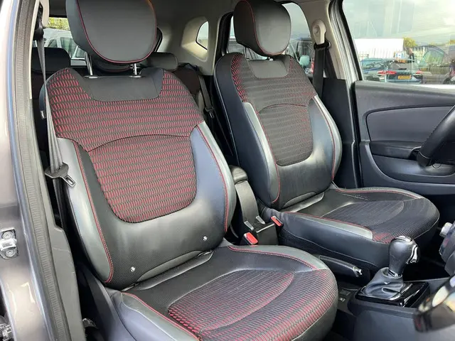 Renault Captur 1.2 TCe Helly Hansen 2015 Benzine 24