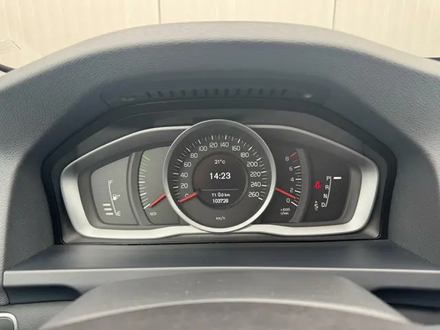 Volvo V60 1.5 T3 Nordic+|Navi|NL-Auto|Geartronic 2016 Benzine 22