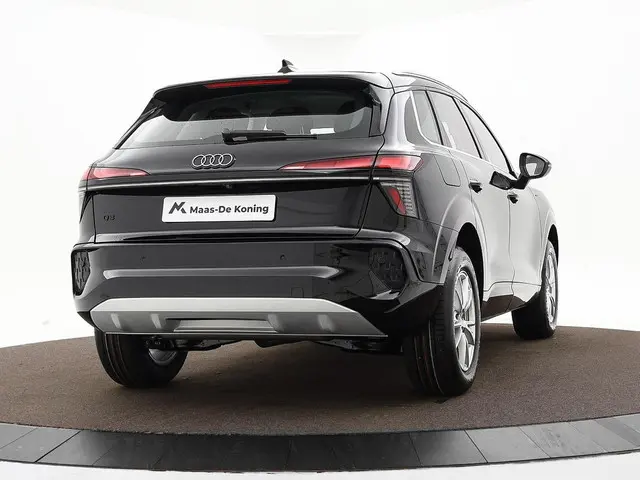 Audi Q3 1.5 200kW e-hybrid Pro line 272 PK 2026 Benzine 2