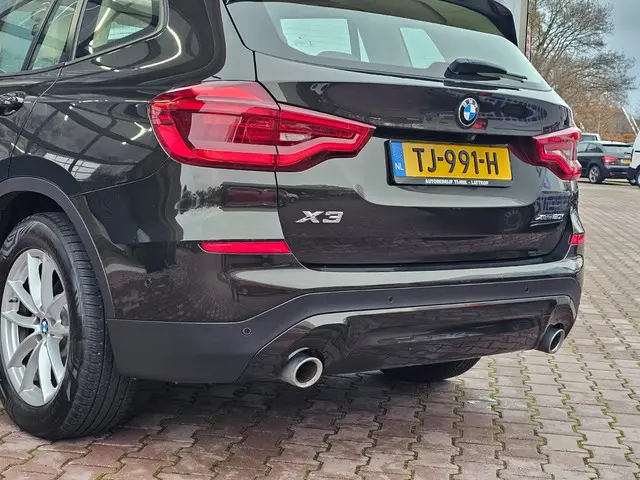 BMW X3 xDrive20i High Executive 2018 Benzine 41