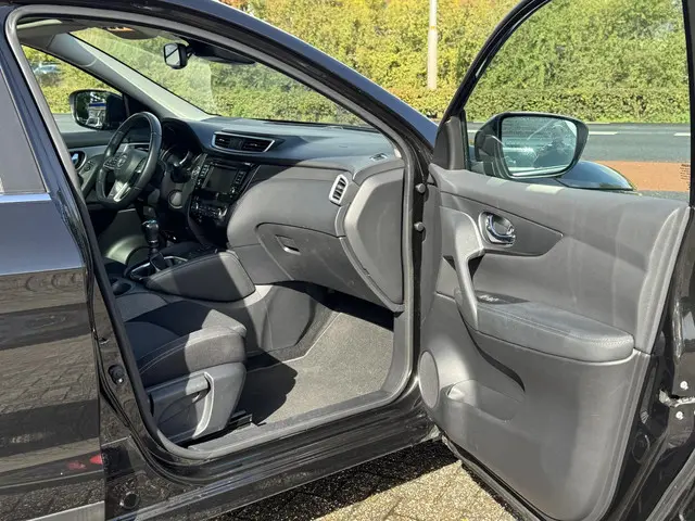 Nissan QASHQAI 1.3 DIG-T Business Edition 2019 Benzine 17