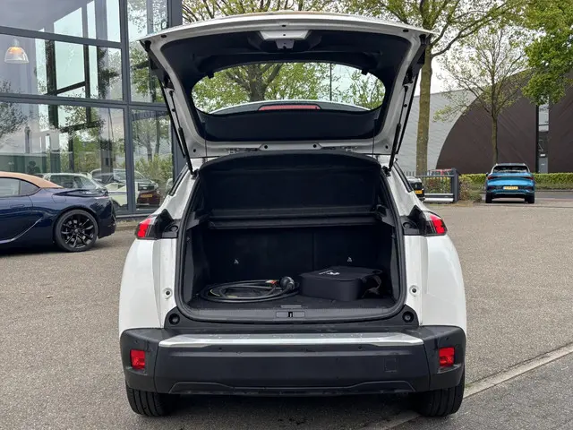 Peugeot e-2008 EV Allure 50 kWh 2020 Elektrisch 3