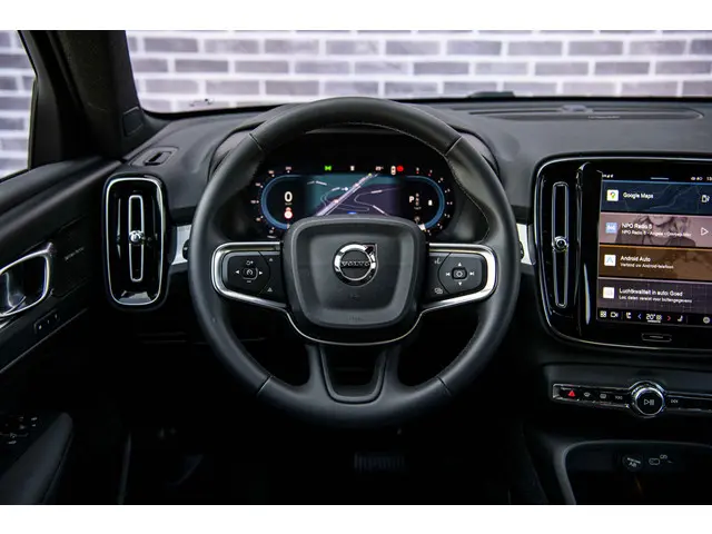 Volvo XC40 2.0 B4 Plus Dark 2025 Benzine 4