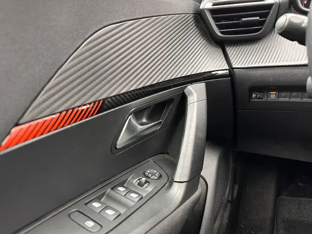 Peugeot e-2008 EV Active Pack 50 kWh 2021 Elektrisch 14
