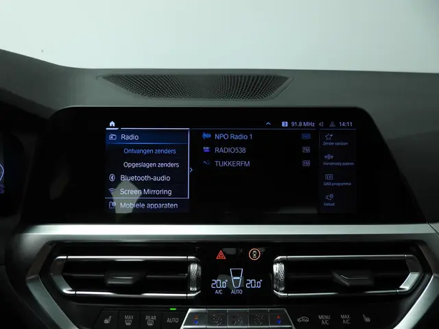 BMW 3 Serie Sedan 320e 2022 Hybride Benzine 23