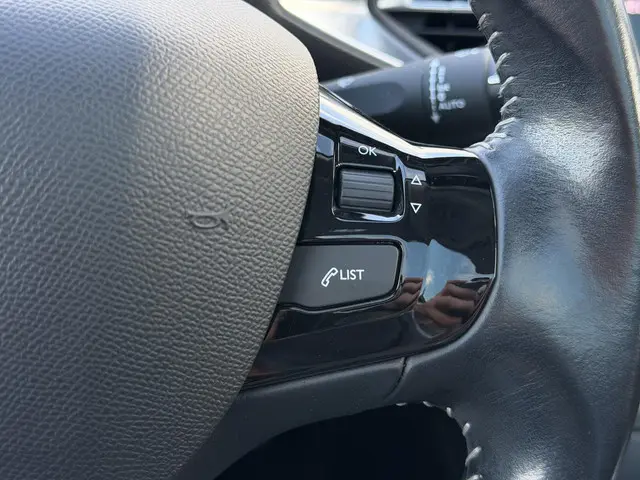 Peugeot 308 1.2 PureTech Allure 2019 Benzine 35