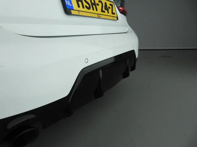 BMW 3 Serie Sedan 318i 2025 Benzine 42