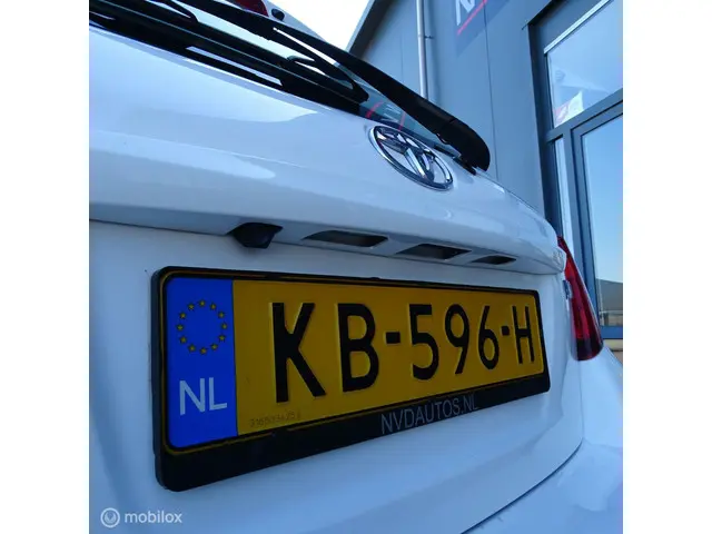 Toyota Yaris 1.0 VVT-i Aspiration 2016 Benzine 17