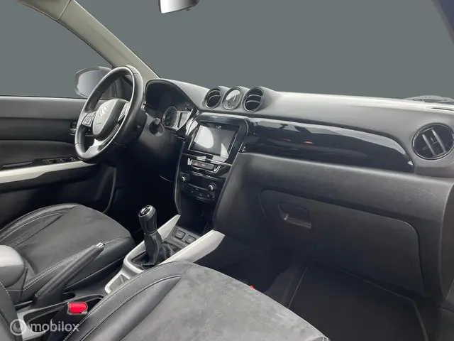 Suzuki Vitara 1.6 High Executive 2015 Benzine 16