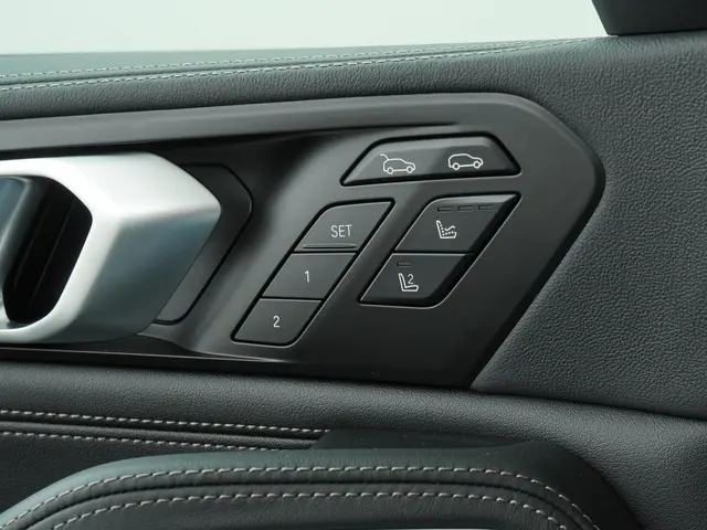 BMW X6 xDrive40i 2024 Benzine 18