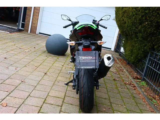 Kawasaki Ninja 400 KRT A2 code 80 2023 Benzine 25