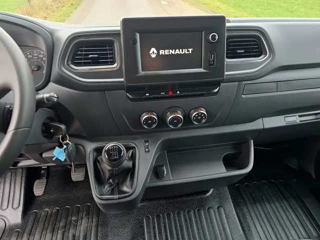 Renault Master T35 2.3 dCi 135 L3 H2 2022 Diesel 14