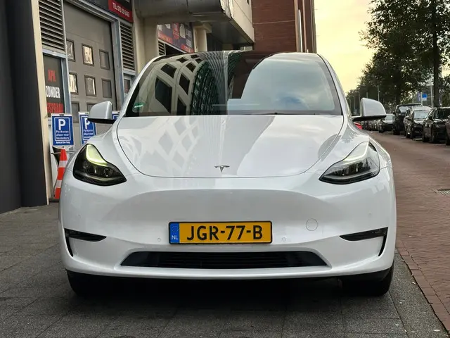 Tesla Model Y Long Range AWD 75 kWh 2022 Elektrisch 6