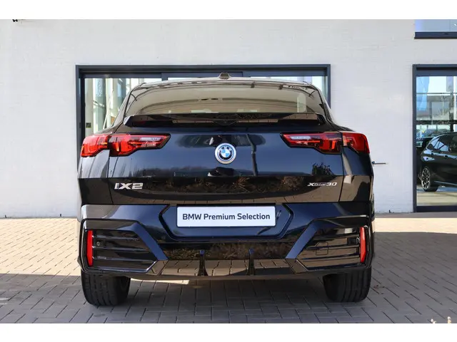 BMW iX2 xDrive30 2024 Elektrisch 4