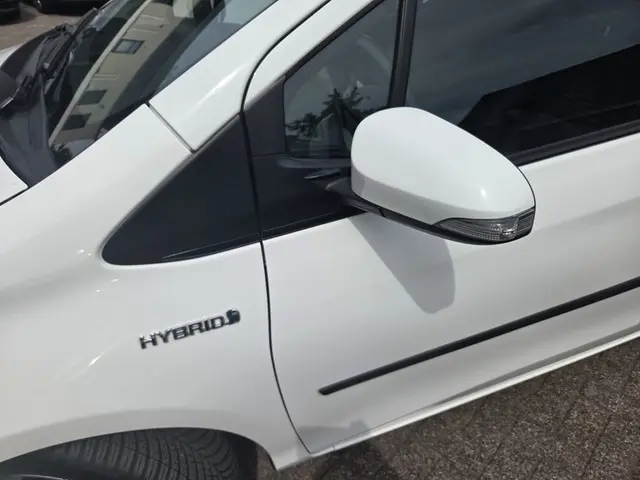 Toyota Yaris 1.5 Hybrid Dynamic 2015 Hybride Benzine 21