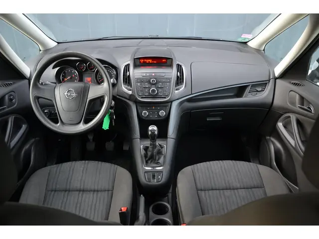 Opel Zafira TOURER 1.4 Blitz 2016 Benzine 2