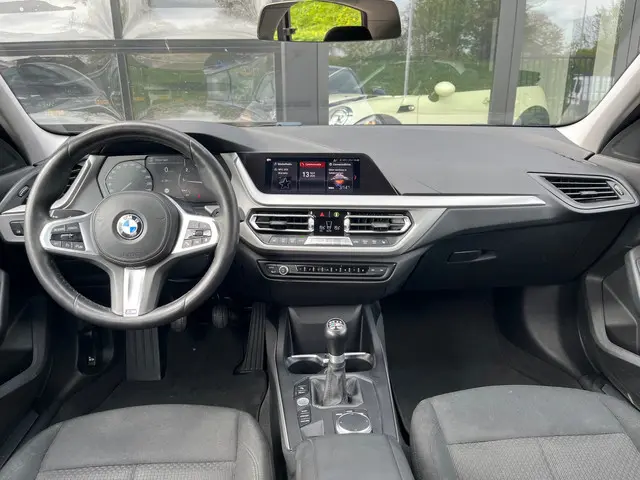 BMW 1 Serie 118i NIEUW MODEL, 140 Pk 2019 Benzine 12