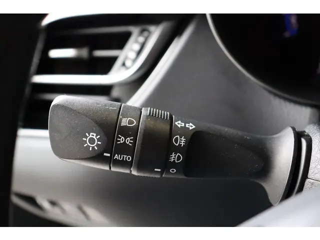 Toyota C-HR 1.8 Hybrid Dynamic, 2018 Hybride Benzine 20