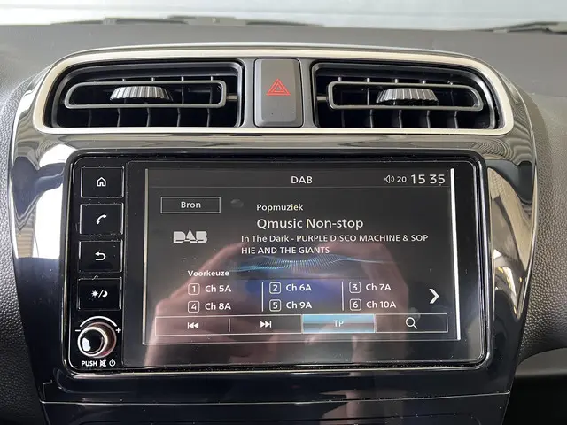 Mitsubishi Space Star 1.2 Dynamic 2023 Benzine 13