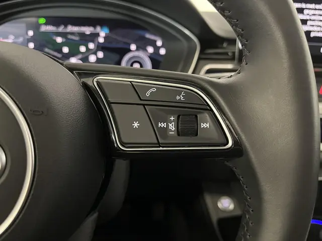 Audi A4 Avant 35 TFSI Launch edition 2020 Benzine 37