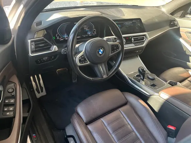 BMW 3 Serie 320e M-Sport 2022 Hybride Benzine 8