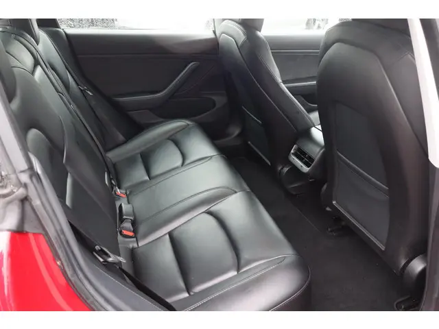 Tesla Model 3 Long Range AWD 75 kWh 2019 Elektrisch 15