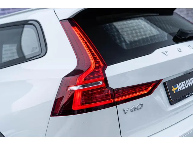 Volvo V60 Cross Country B5 AWD Ultimate 2024 Benzine 12
