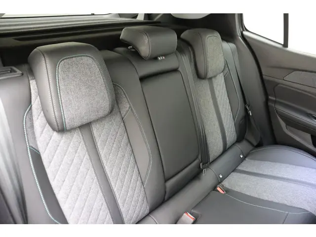 Peugeot 408 1.2T 130pk Allure Automaat 2024 Benzine 15