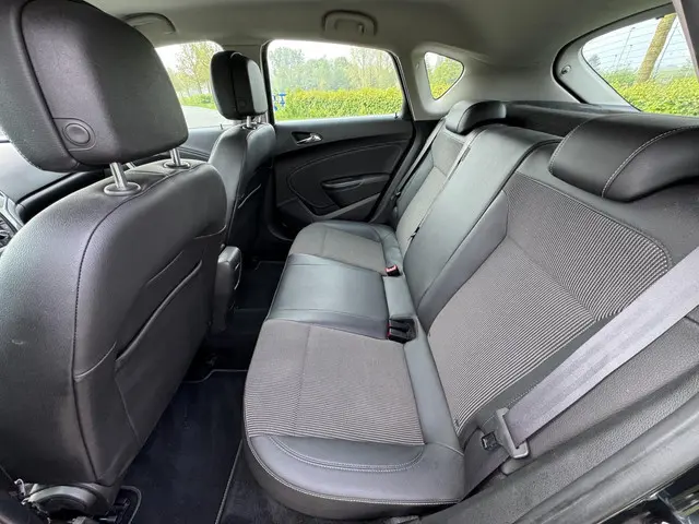 Opel Astra 1.4 Cosmo 1/2leer Nap Camera 2014 Benzine 19