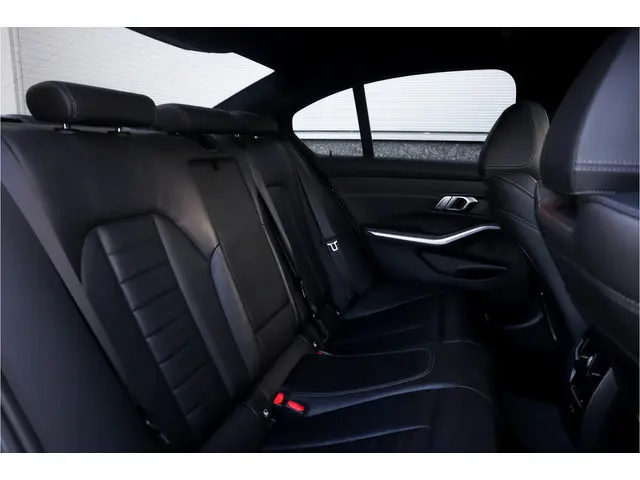 BMW 3 Serie 330e High Ex M-Sport 2020 Hybride Benzine 6