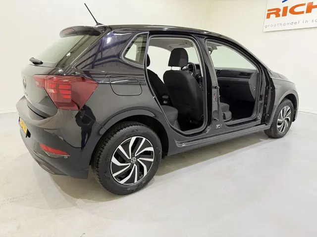 Volkswagen Polo VI HB 1.0 TSI Life 2023 Benzine 19