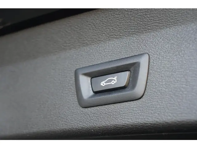 BMW X1 sDrive18i High Executive 2018 Benzine 19