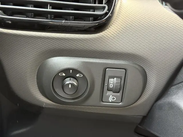 Citroën C4 Cactus 1.2 PureTech Shine 2016 Benzine 22
