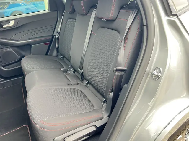 Ford Kuga 2.5 FHEV ST-Line 2024 Hybride Benzine 29