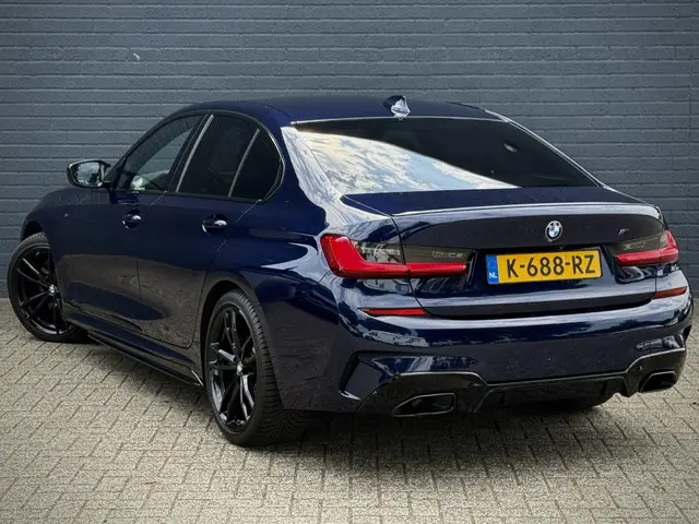 BMW 3 Serie 318i High Executive 2021 Benzine 2