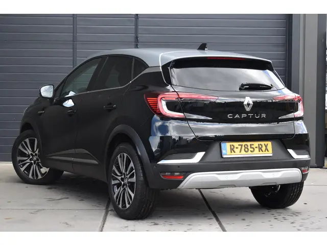Renault Captur Tce 160 Mild Hybrid Iconic 2022 Benzine 8