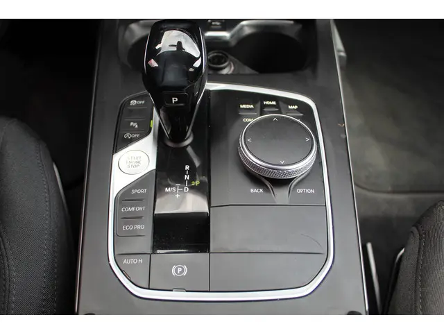 BMW 1 Serie 118i//Navi//Carplay//Trekhaak!! 2019 Benzine 20