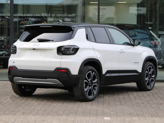 Jeep Avenger Summit 54 kWh 2025 Elektrisch 5