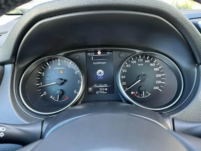 Nissan QASHQAI 1.2 N-Connecta l PANO 2017 Benzine 23