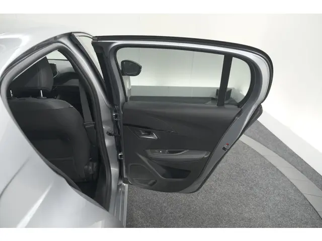 Peugeot 208 PureTech 100 Allure Pack 2023 Benzine 60