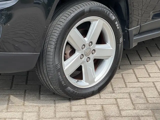Jeep Compass 2.0 Limited / Leder / Trekhaak / Navi / 2012 Benzine 5