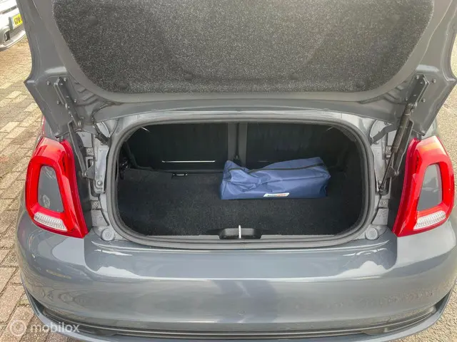 Fiat 500C 1.0 Hybrid Rockstar Cabrio 2020 Benzine 26