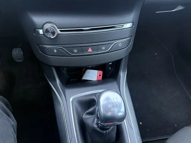 Peugeot 308 1.6 THP Première*LOOPTSLECHT* 2013 Benzine 11