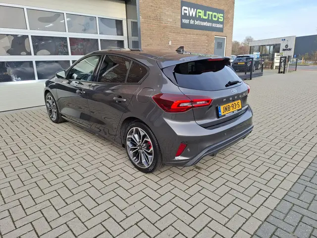 Ford Focus 1.0 EcoBoost Hybrid ST Line X 2023 Benzine 16