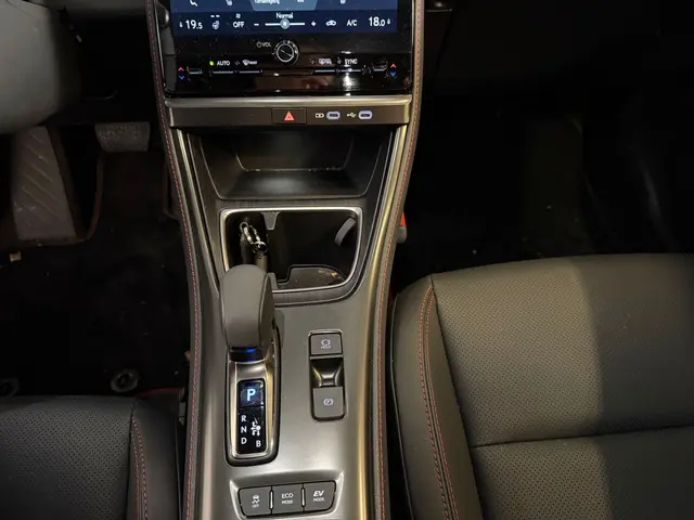 Lexus LBX Emotion 2WD 2026 Hybride Benzine 15