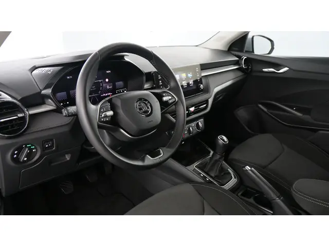 Škoda Fabia 1.0 TSI 95pk Selection 2024 Benzine 16